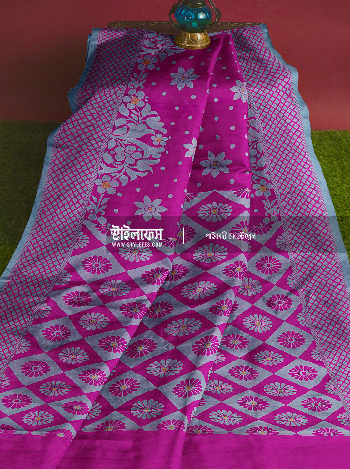 রুইতন আচঁল জামদানি শাড়ি